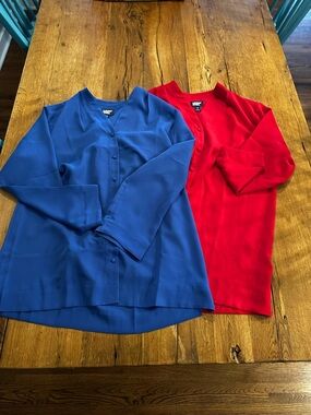 2 Lands’ End Women's Long Sleeve Vneck Crepe Tunics